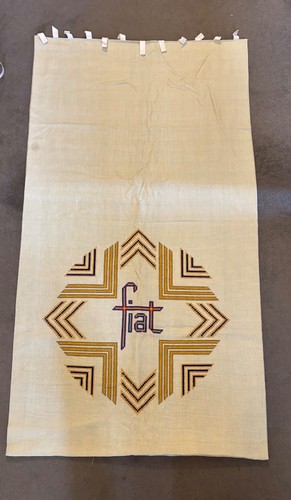 White marian banner altar - white,