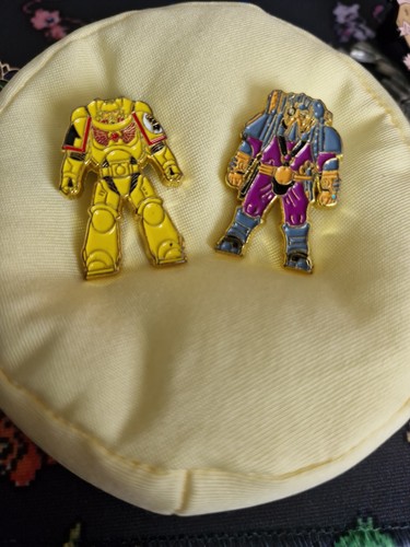 Warhammer 40k pin badges - badges, x2