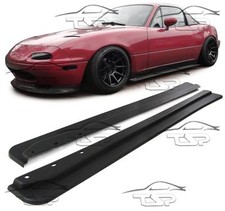 BLADES MINISKIRTS UNDER DOOR