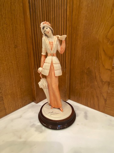 Figurine parisian - –,