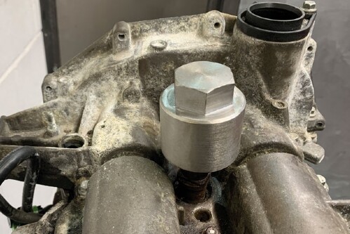Extractor tool for seized - tool,