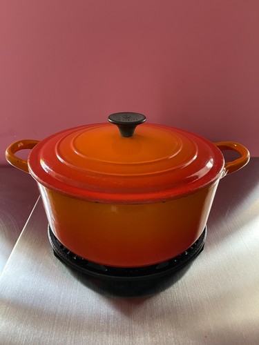 Creuset cast iron - le,