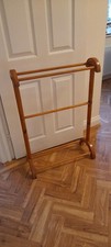 Floor standing clothes shoe