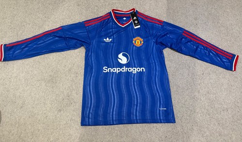 Manchester united away - 26/27,