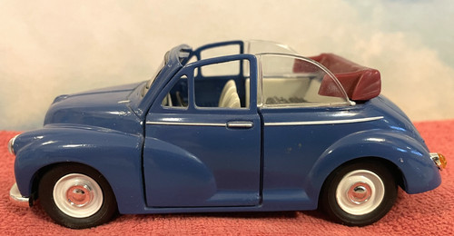 Diecast metal 1956 morris - diecast,