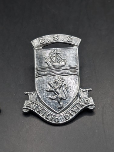 Obsolete police collar - badge,