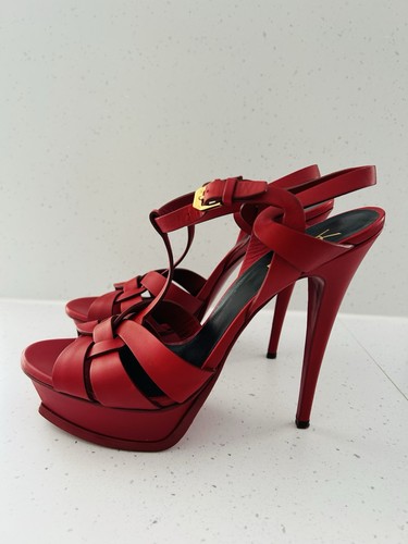 Yves saint laurent - saint, tribute