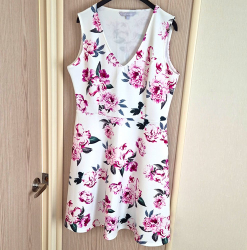 Red herring white floral - white,