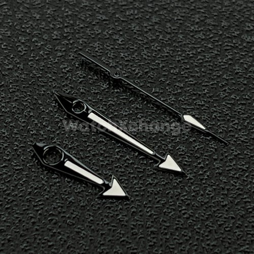 Black white arrow - &,
