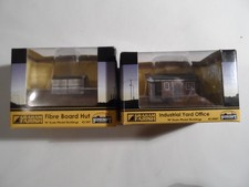 Graham Farish SCENECRAFT 42-0087 Industrial Yard Office & 42-587 Fibre Board Hut