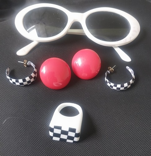 Retro 60s mod - mod, plastic
