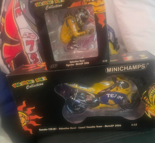 Rossi 2006 yamaha yzrm1 - 1/12.,