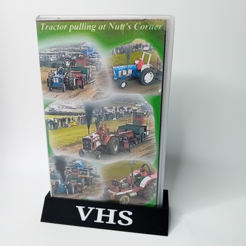 Tractor pulling nutts - pulling, at