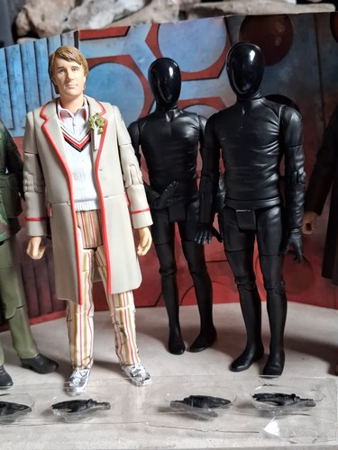 Who bundle figures custom - dr,