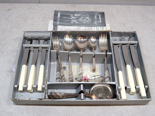 Viners sheffield cutlery - of,