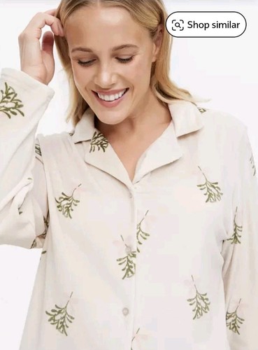 Bnwt beige mistletoe - bnwt,