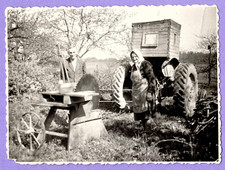 TRAKTOR AND MECHANICAL SAW