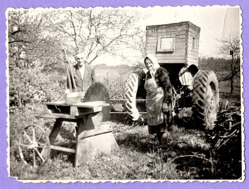Traktor and mechanical - traktor, saw