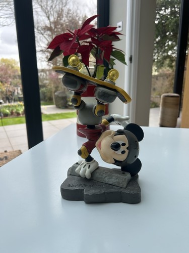Mickey mouse skateboard statue - skateboard,