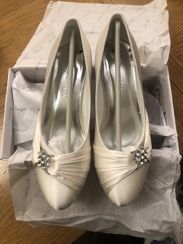 Ivory satin low - , shoes