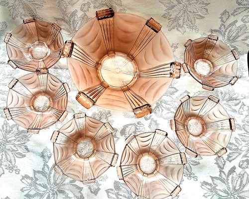 1930s art deco - salmon, pink
