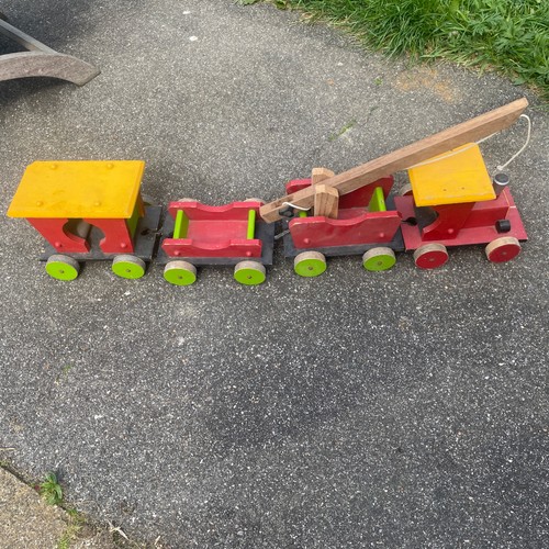 Extra large wooden pull along - large,