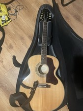 Epiphone EJ-200 Artist Jumbo Acoustic Guitar with Gig Bag and Strap Dotted Frets