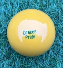 NEW / DRAKES PRIDE LAWN BOWLS