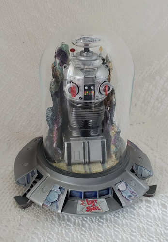 Lost space talking robot - talking,