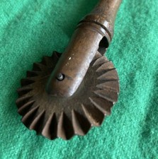Antique Pastry Wheel or Dough Cutter : Treen Wooden