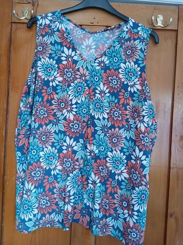 Bonmarche pretty vest - pretty, size