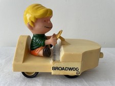 Vintage 1951 Aviva Toy Co Peanuts Snoopy Schroeder Piano Car Toy Hong Kong