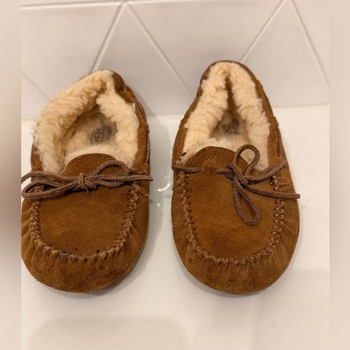 Ugg ansley slippers youth size - ugg,