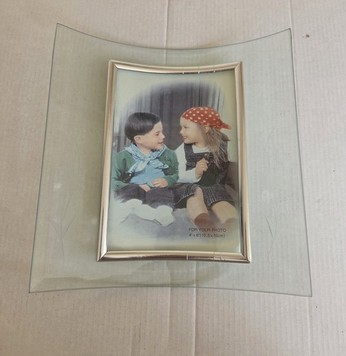 Glass curved photo - frame, with
