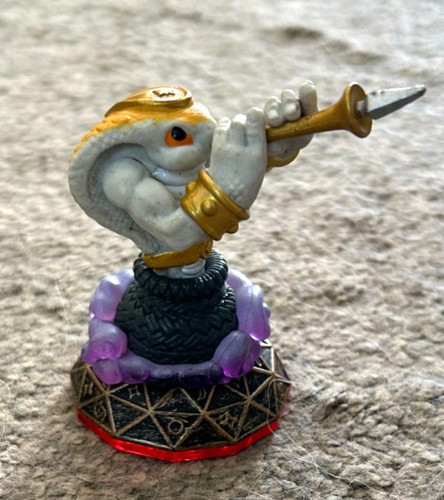Skylanders trap team king - skylanders,