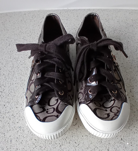 Guess brown fabric logo - logo, g