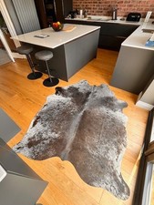 Black & white premium cowhide rug - genuine & contemporary - VGC RRP £250