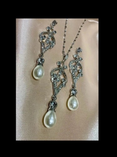 Art deco style earrings - art,