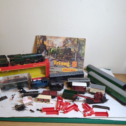 Hornby triang trains - trains, &