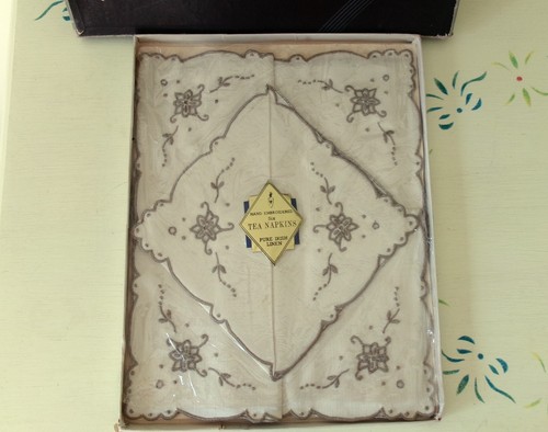 Vintage boxed irish linen - boxed,