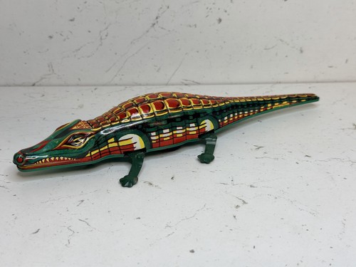 Vintage blic tin - blic, crocodile