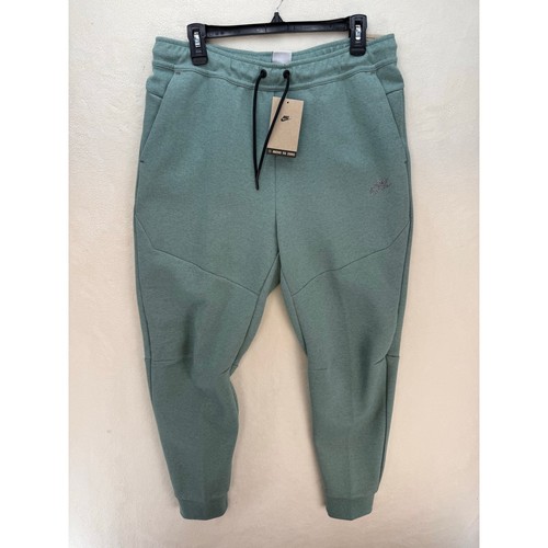 Nike sportswear tech - sz, l