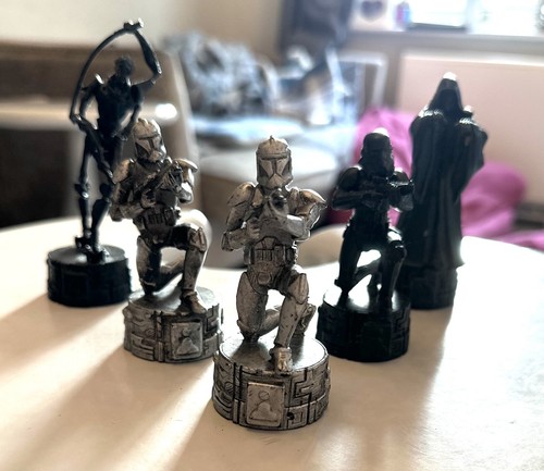 2005 star wars saga - star,
