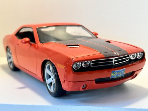 Maisto dodge challenger - 1:18,