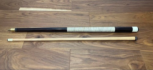 2sectibilliard cue wood grain