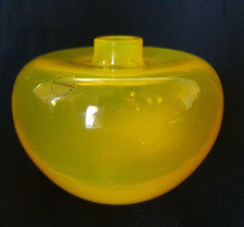 Stunning Italian Salviati, Venetian art glass lemon yellow vase