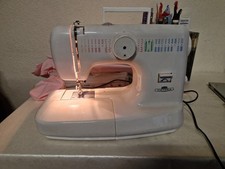 Victoria 270B Portable Sewing Machine with Dust Cover