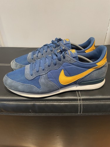 Rare nike internationalist - v,