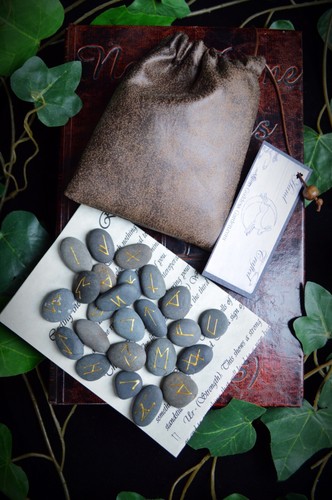 Rune stones bag elder - &,