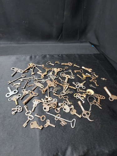 Lot old skeleton keys - of,